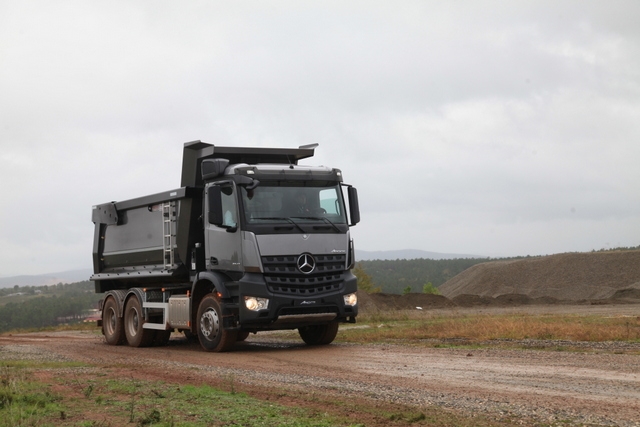Gazeteciler, Mercedes-Benz’in Euro 6 kamyonlarını test etti 3