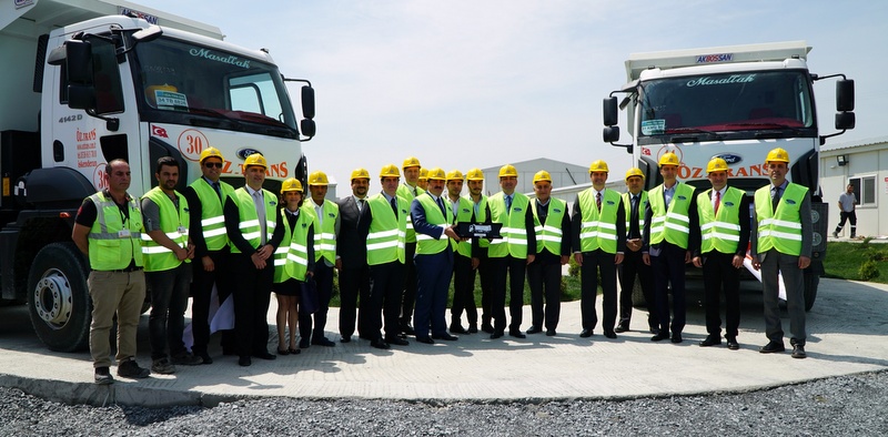 600 araçlık dev filosuna 100 adet kamyon daha kattı