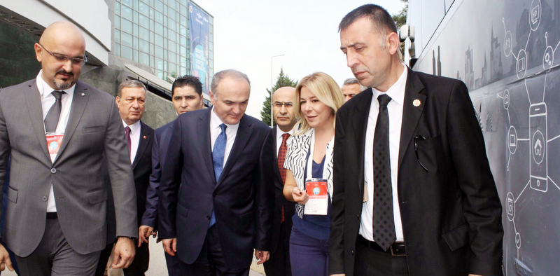 Bakan Faruk Özlü’den TEMSA’nın TS45 aracına övgü