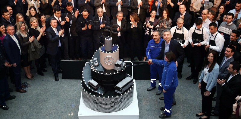 Mercedes-Benz Türk 50. yılını tüm çalışanlarıyla kutladı