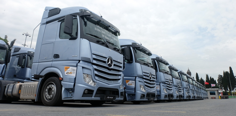 100 adet Actros aldı, filosundaki araç sayısı 1000 adede yükseldi
