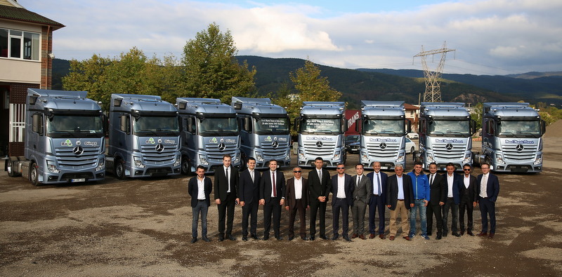 Düzce’de 20 adet Actros 1845 çekici teslim etti