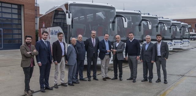 Lüks Artvin Seyahat filosuna 6 adet Tourismo kattı