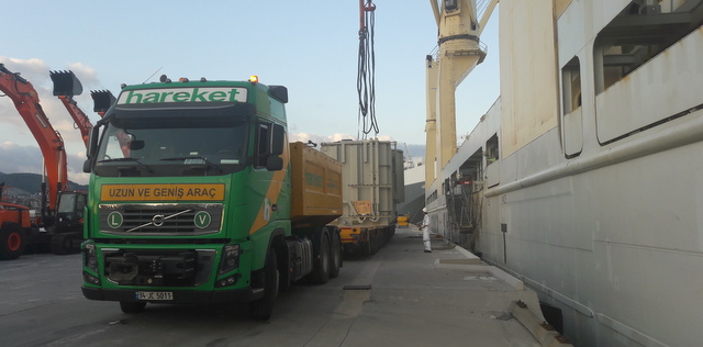 371 tonluk trafoları taşıdı
