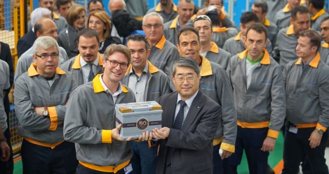 50 milyonuncu aküsünü üretti