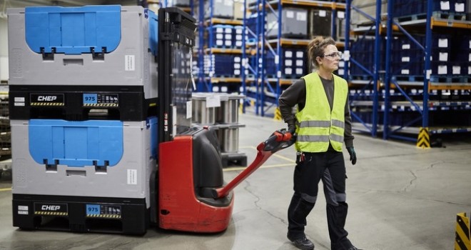 Nakliye ve depolamada katlanabilir plastik konteyner ile yüksek performans sunuyor