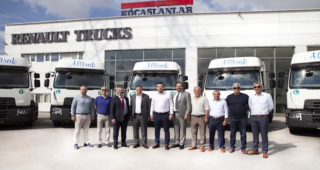 Alltrak Uluslararası Taşımacılık’a 15 adet Renault Trucks D Wide 430 çekici