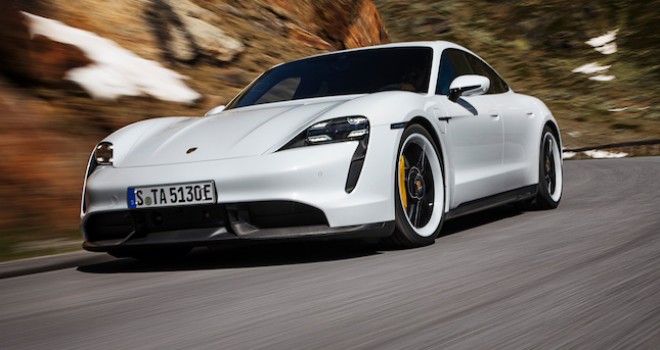 Porsche’nin tamamen elektrikli ilk spor otomobili Taycan tanıtıldı