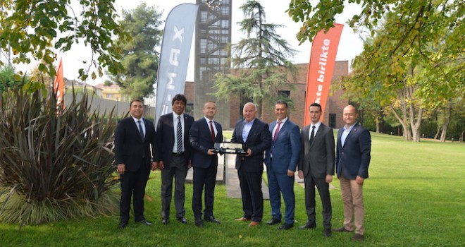 İzmit Sakarya Nakliyat’a 9 adet 9 adet Ford Trucks 3233S ADR yol kamyonu teslim edildi