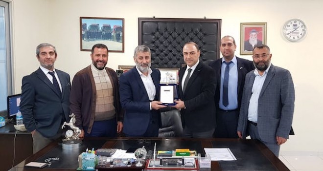 IVECO yetkili satıcısı Üstün İş’ten 23 adet Stralis çekici teslimatı