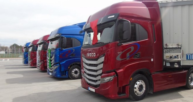 IVECO, Panpet Taşımacılık’a 5 adet S-WAY teslim etti