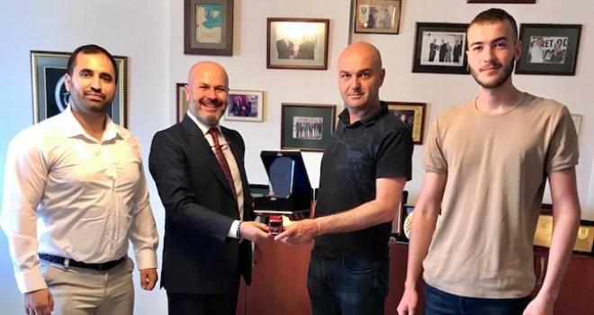 Lokman Koçaslan Otomotiv 3 firmaya 14 adet MAN çekici teslim etti