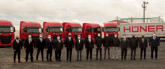 Hüner Lojistik filosuna 40 adet IVECO S-WAY kattı