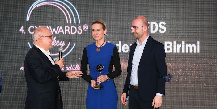 “Kadın İçin Taşıyoruz” projesine “Sosyal Sorumluluk” Özel Ödülü
