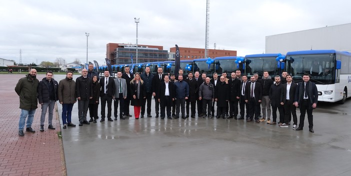 Gür-Sel Turizm’e 25 adet Mercedes-Benz Intouro