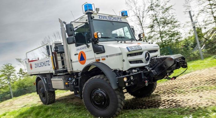 Afet yardım destekçisi Mercedes-Benz Unimog U 5023