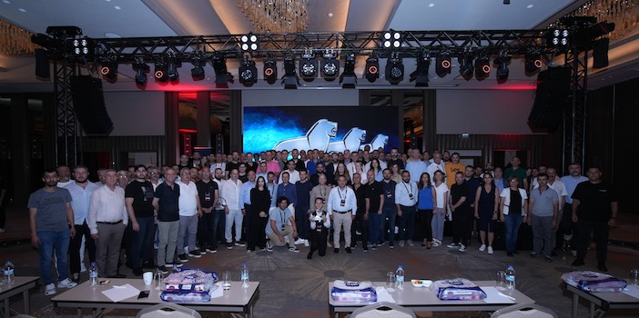 MAN, üst üste 3’üncü kez kazandığı ‘Market of the Year’ ödülünü; çalışan, bayi ve servisleriyle kutladı