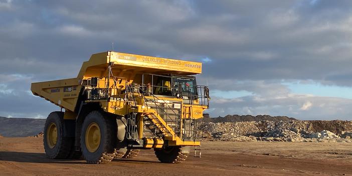 20 adet Komatsu HD785-8E0 Kaya Kamyonu, Çelikler Seyitömer Termik Santrali’ne Teslim Edildi