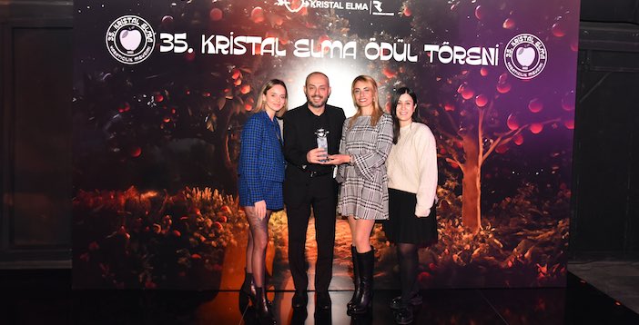 Mercedes-Benz Kamyon’a Kristal Elma ve Felis ödülü