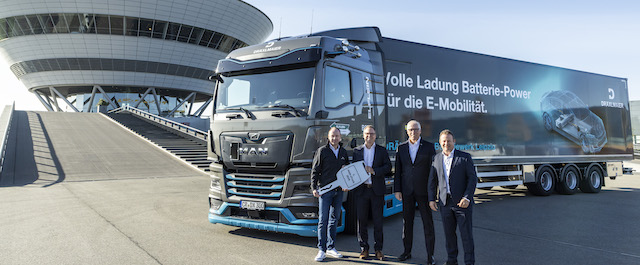 MAN ilk elektrikli çekicinin teslimatını yaptı