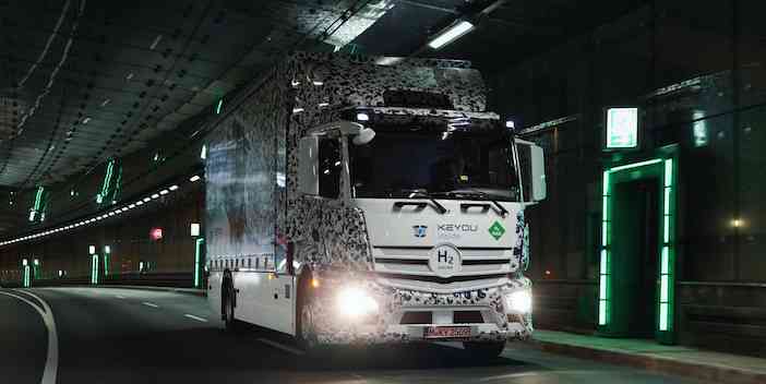 KEYOU, Allison Tam Otomatik Şanzıman Donanımlı 18 Tonluk İlk Hidrojen Kamyonunu EP-Trans'a Teslim Etti