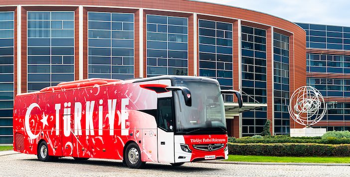 Mercedes-Benz Türk, A Milli Futbol Takımlarının Karayolu Ulaşım Sponsoru Olmaya Devam Ediyor