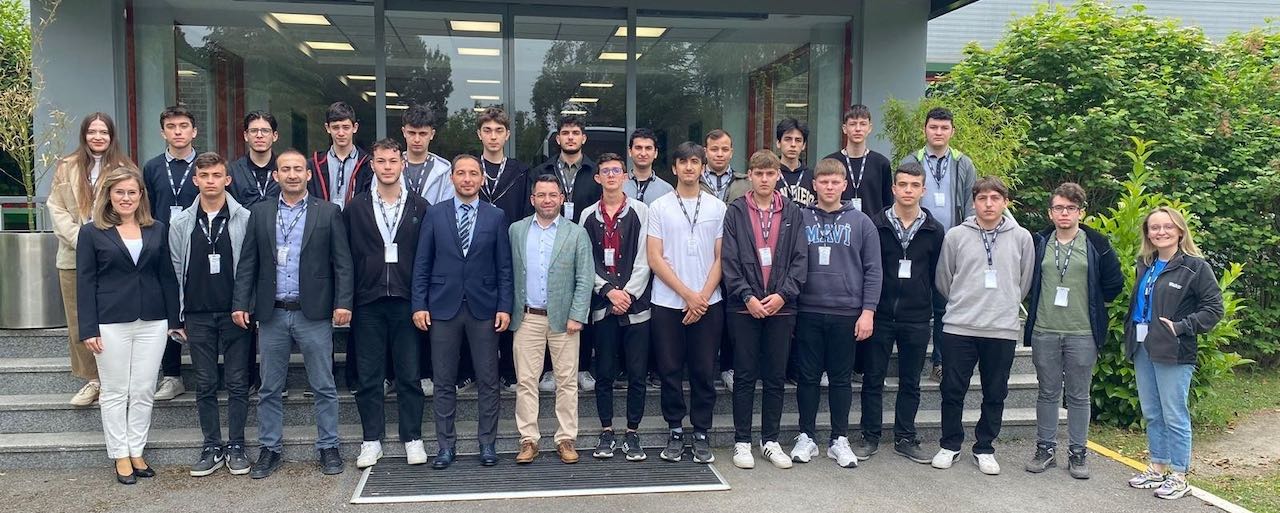 "Otokar ile Güçlü Yarınlar" Projesi İlk Yılında 550 Öğrencinin Geleceğine Değer Kattı