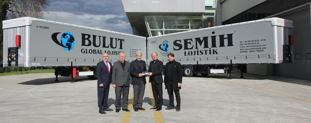 Tırsan Treyler, Semih Lojistik’e 20 adet Tenteli Perdeli Multi-Ride teslim etti