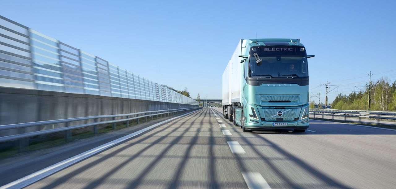 Volvo Trucks, tek şarjla 700 kilometre menzil sunan elektrikli kamyonunu tanıttı