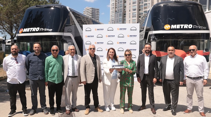 MAN, Metro Turizm’e 2 adet NEOPLAN Skyliner Teslim Etti