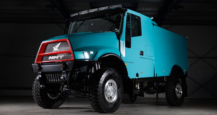 Dakar şampiyonu Martin Macík’in yeni ralli kamyonu MMT EVO5, Prometeon'un yüksek performanslı lastikleriyle yarışacak