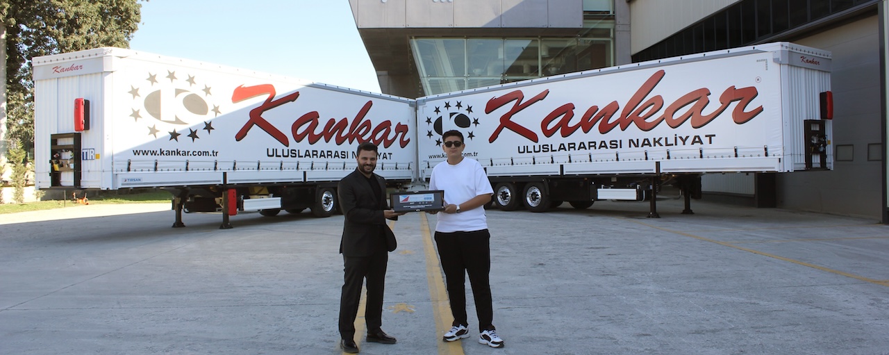 Tırsan, Kankar Uluslararası Nakliyat’a 9 adet Yeni Nesil Tenteli Perdeli Multi-Ride teslim etti