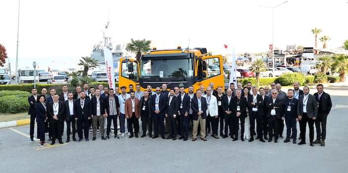 Volvo Trucks, üstyapı üreticileri ile İzmir’de bir araya geldi