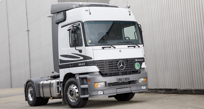 mercedes-benz-actros-1843-ls-4x2-2000.jpg