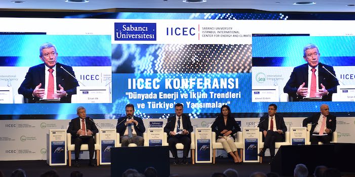 1636718944-iicec-konferans-3.jpg