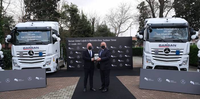 mercedes-benz-turk-barsan-global-lojistike-320-adet-actros-1848-lsnrl-teslim-etti-02.jpg