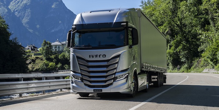 new-iveco-s-way-2.jpg