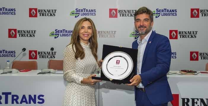nilgunn-keles-sertrans-logistics-yo-netim-kurulu-bas-kan-sebastien-delepine-renault-trucks-tu-rkiye-bas-kan.jpg