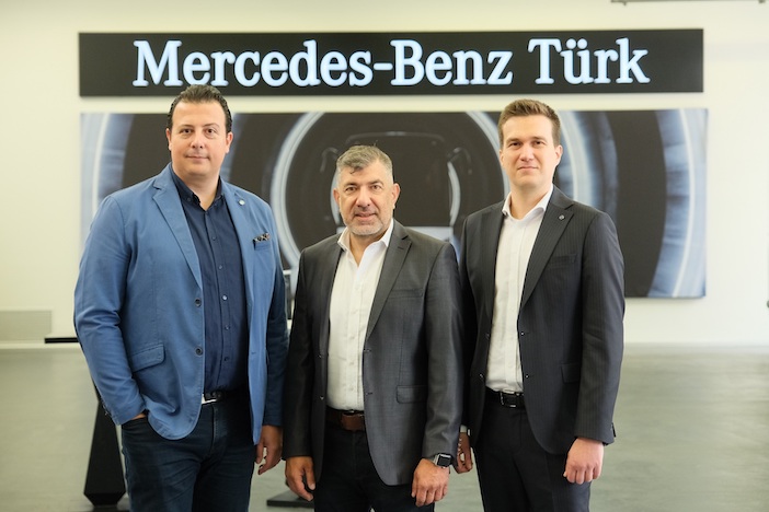 mercedes-benz-turk-travego-ve-tourismodaki-2023-model-yili-donanim-degisikliklerini-tanitti-03.jpg