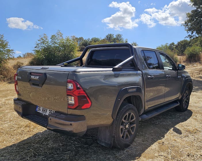 toyota-hilux1.jpeg