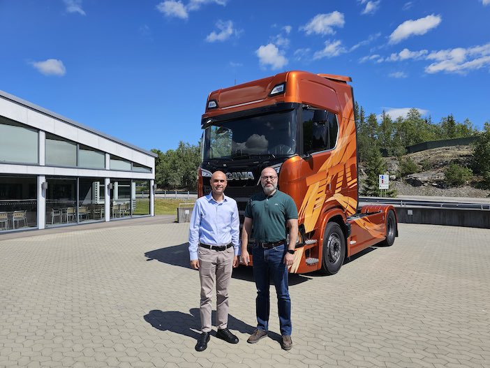scania-02.jpg