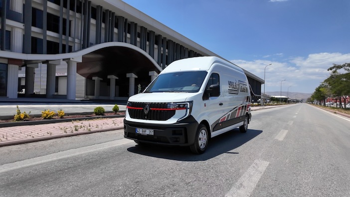 renault-trucks-master-red-edition-yayla-lojistik-teslimat-go-rsel-3.jpeg