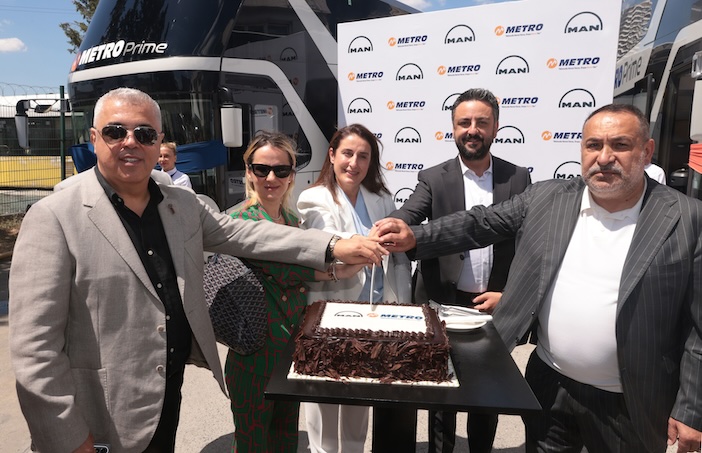 metro-turizm-neoplan-skyliner-teslimat-5.jpeg