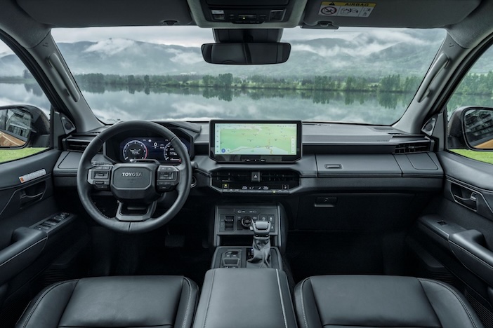 yeni-toyota-hilux-13.jpeg