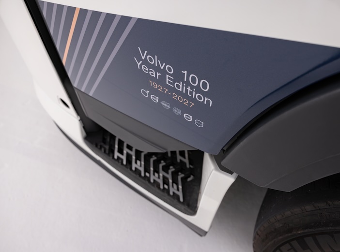 volvo-trucks-100-yil-ozel-seri-05.jpeg
