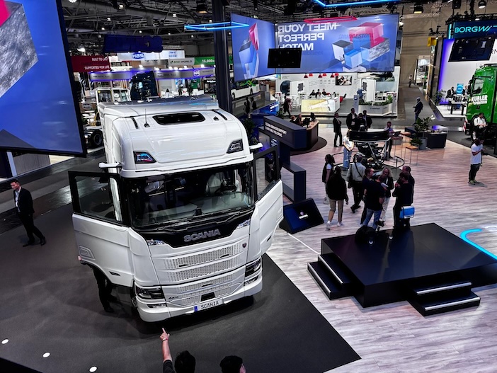 scania-iaada-ideal-ortaginizla-tanistiriyor-2.jpeg