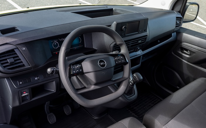 opel-vivaro-kamyonet-3-002.jpg